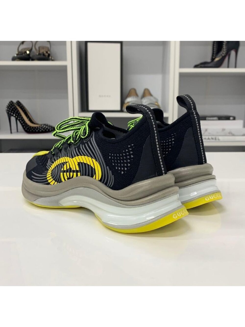 Gucci RUN Interlocking G Logo Sneakers - Picture 4 of 10
